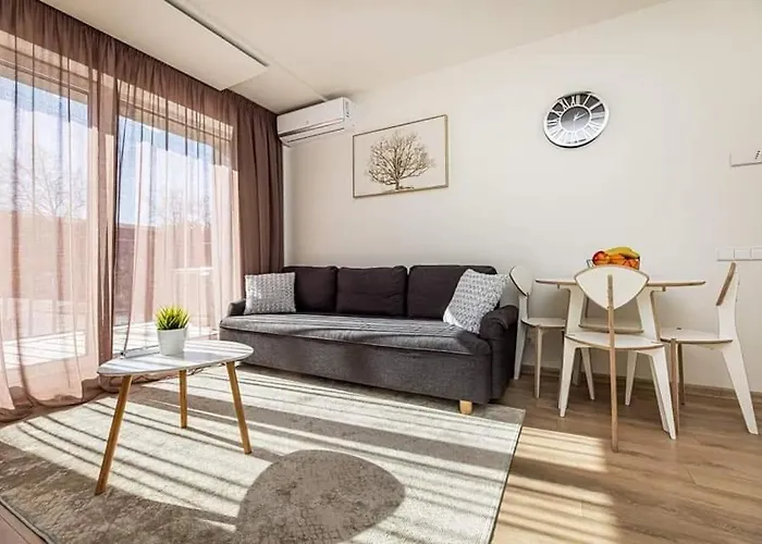 Saules Apartamentai פלאנגה